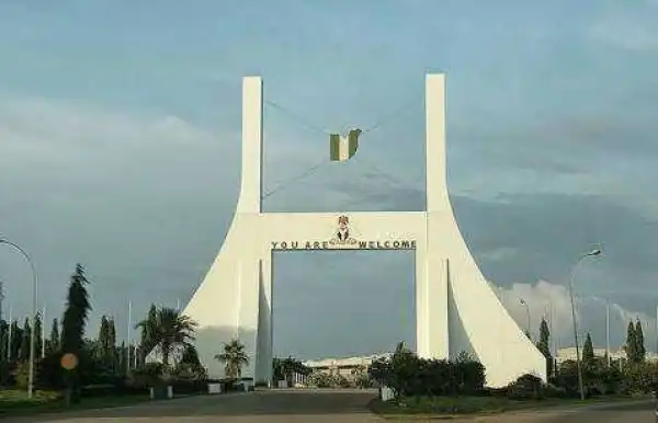 BREAKING News: Bomb Scare Causes Pandemonium Near Abuja Shopping Mall...See Details